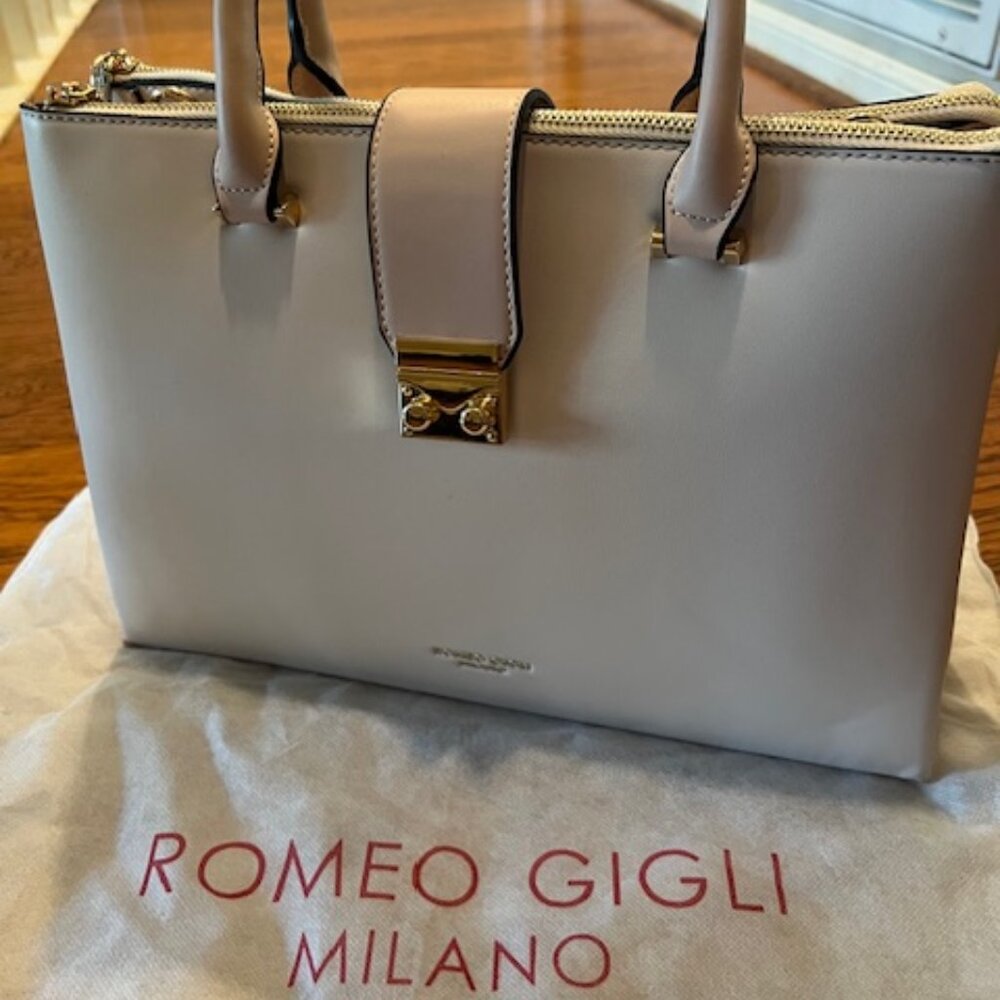 Gorgeous Romeo Gigli Leather Bag in Beige / Pink
